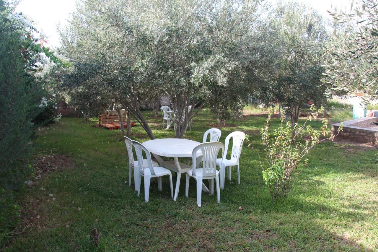 לינה וארוחת בוקר אסאוירה Les Jardins Fleuris מראה חיצוני תמונה